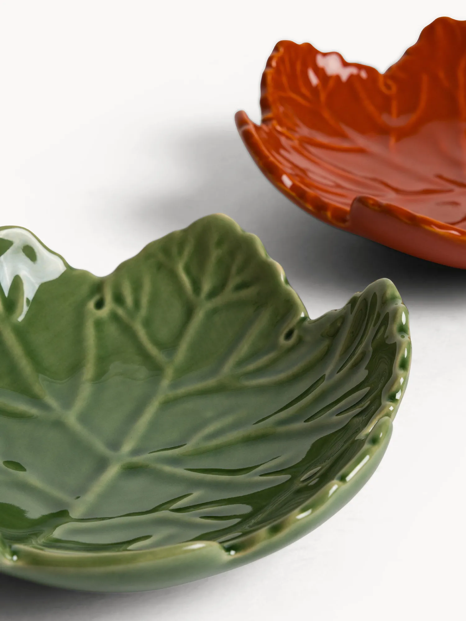 Coppetta in stoneware a forma di foglia