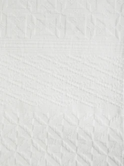 coincasa Copriletto in cotone lavato tinto filo con decoro in rilievo Portofino