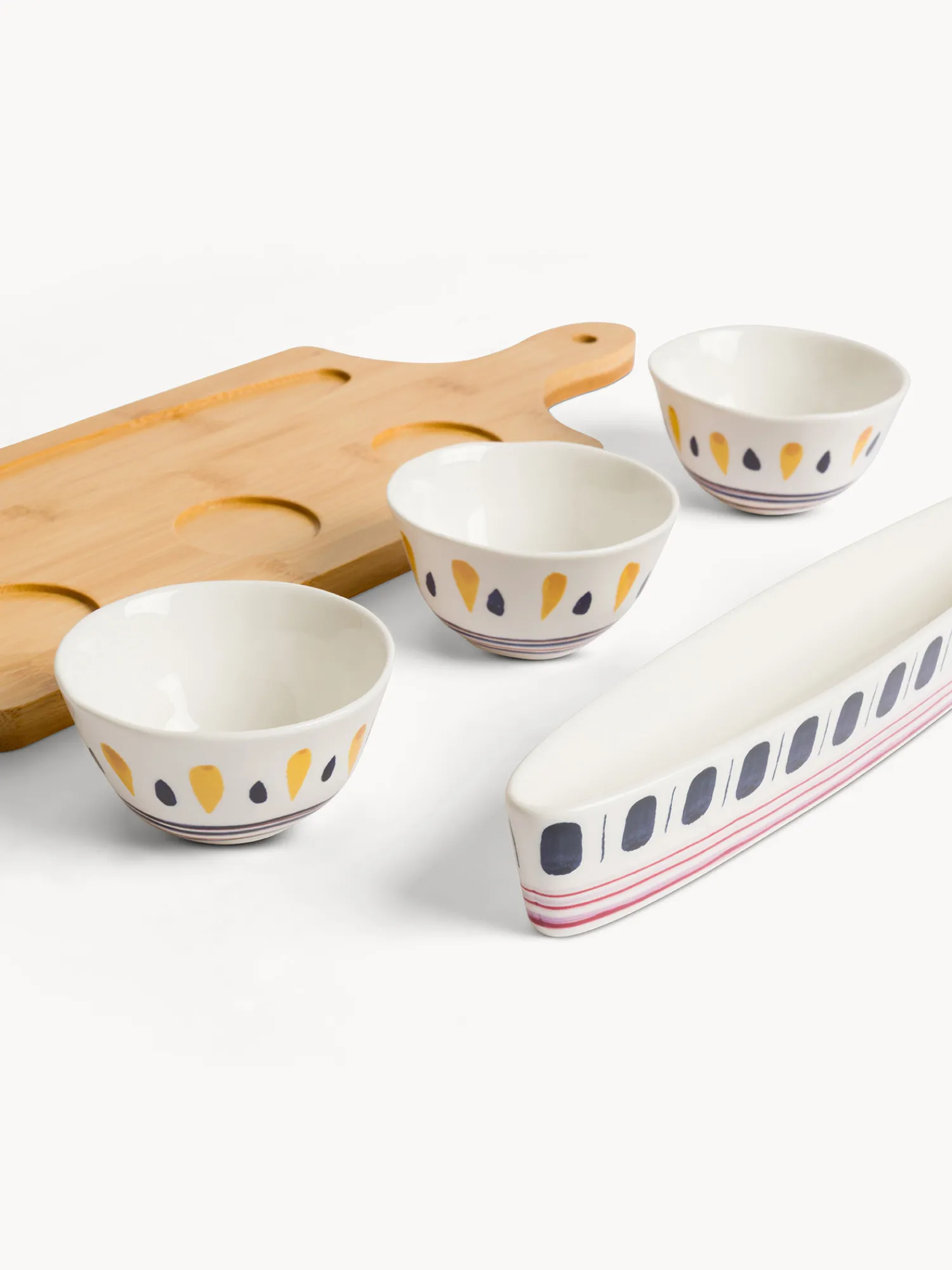 coincasa Set 4 ciotole in porcellana con tagliere in bambo