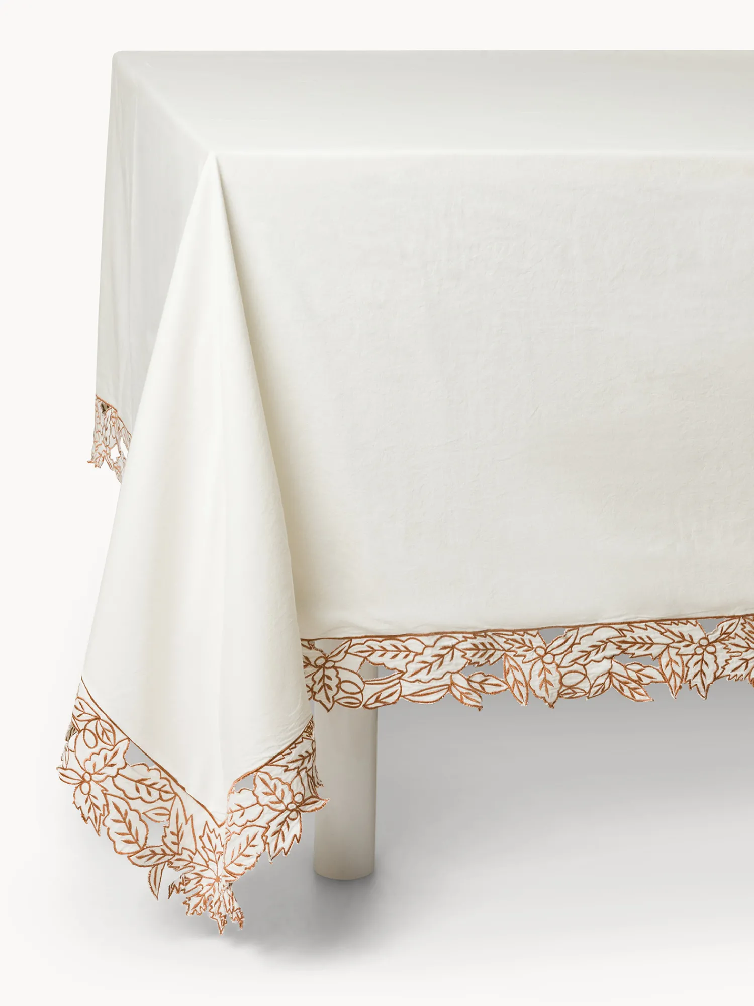 coincasa Tovaglia in cotone con ricamo foglie
